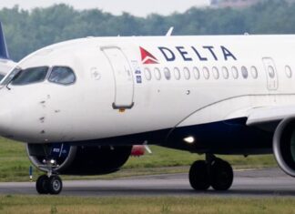 Aero-News : Une erreur à plus de 85.000 euros… Une hôtesse de l’air de Delta Air Lines déclenche par mégarde un toboggan d’évacuation