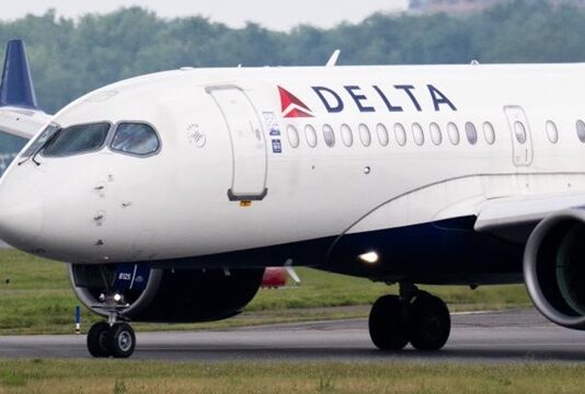 Aero-News : Une erreur à plus de 85.000 euros… Une hôtesse de l’air de Delta Air Lines déclenche par mégarde un toboggan d’évacuation