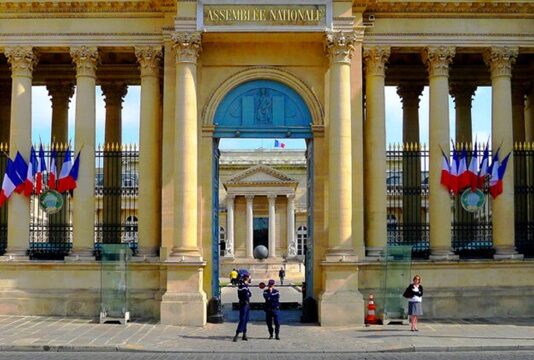 Visas pour la France et renouvellement des titres de séjour : augmentation significative des droits de timbre selon le projet de loi des finances de 2026